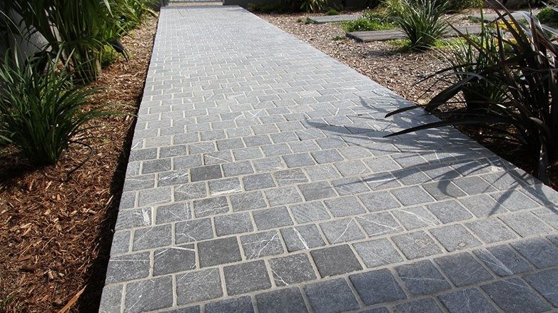 Tumbled Bindoon limestone cobblestones
