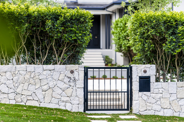 Aussietecture stone supplier _Warrawee project with foster irregular wall cladding, felliti and silver travertine paver