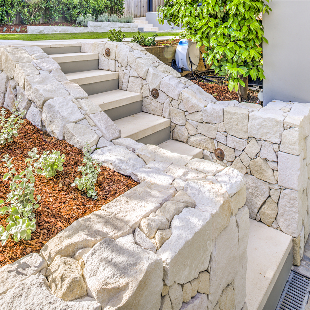 Aussietecture_Warrawee foster irregular walling