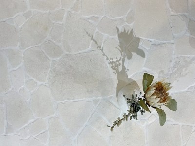 Hotham tumbled limestone crazy paving display