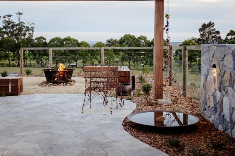 Aussietecture Kimba slate crazy paving and Eyre stone walling