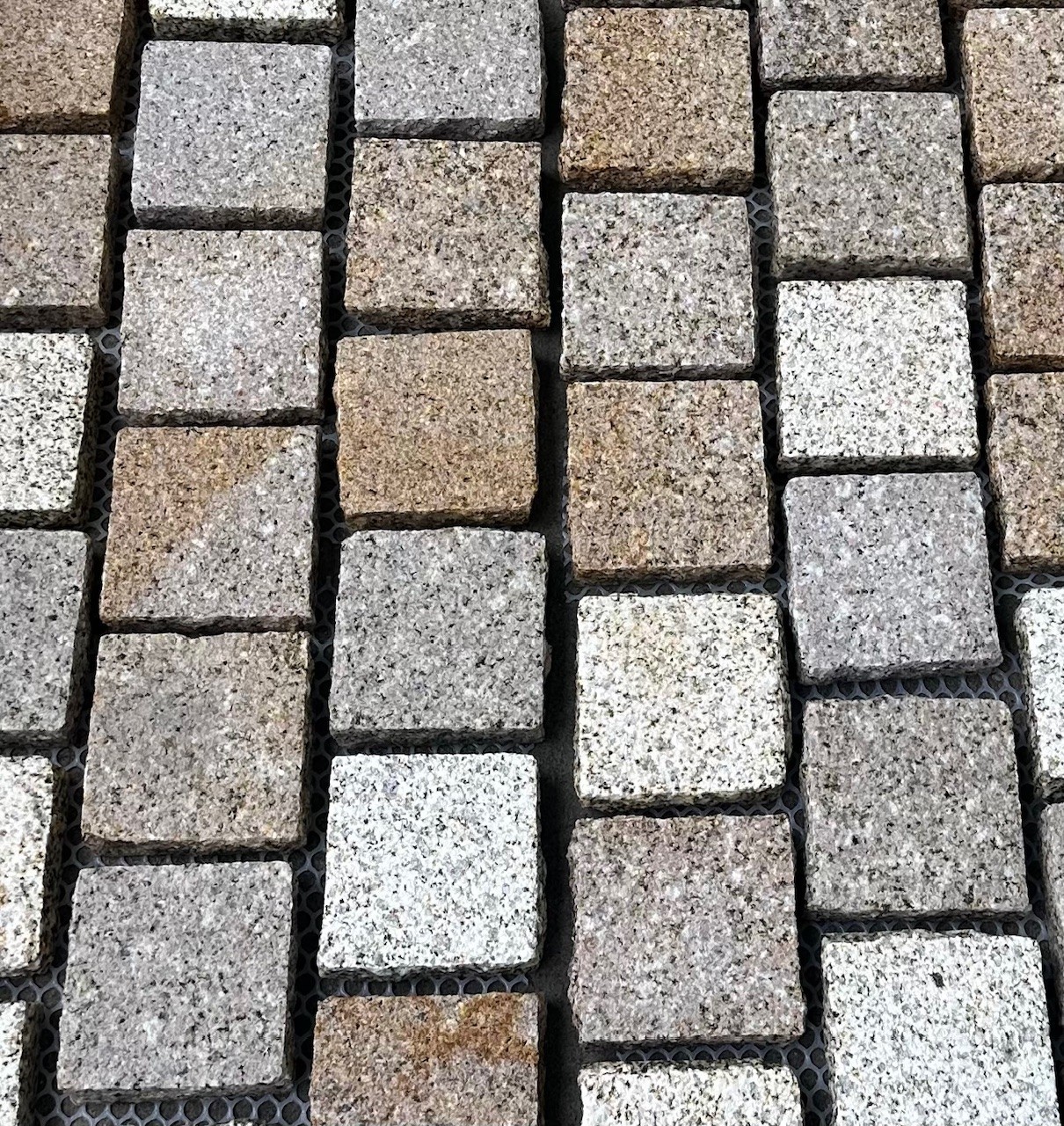 Urana flamed granite cobblestone