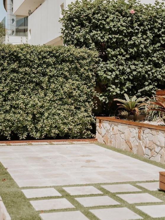 Travertine pavers and cladding stone